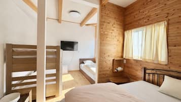 Quadruple Room, Non Smoking | Down comforters, free WiFi, bed sheets