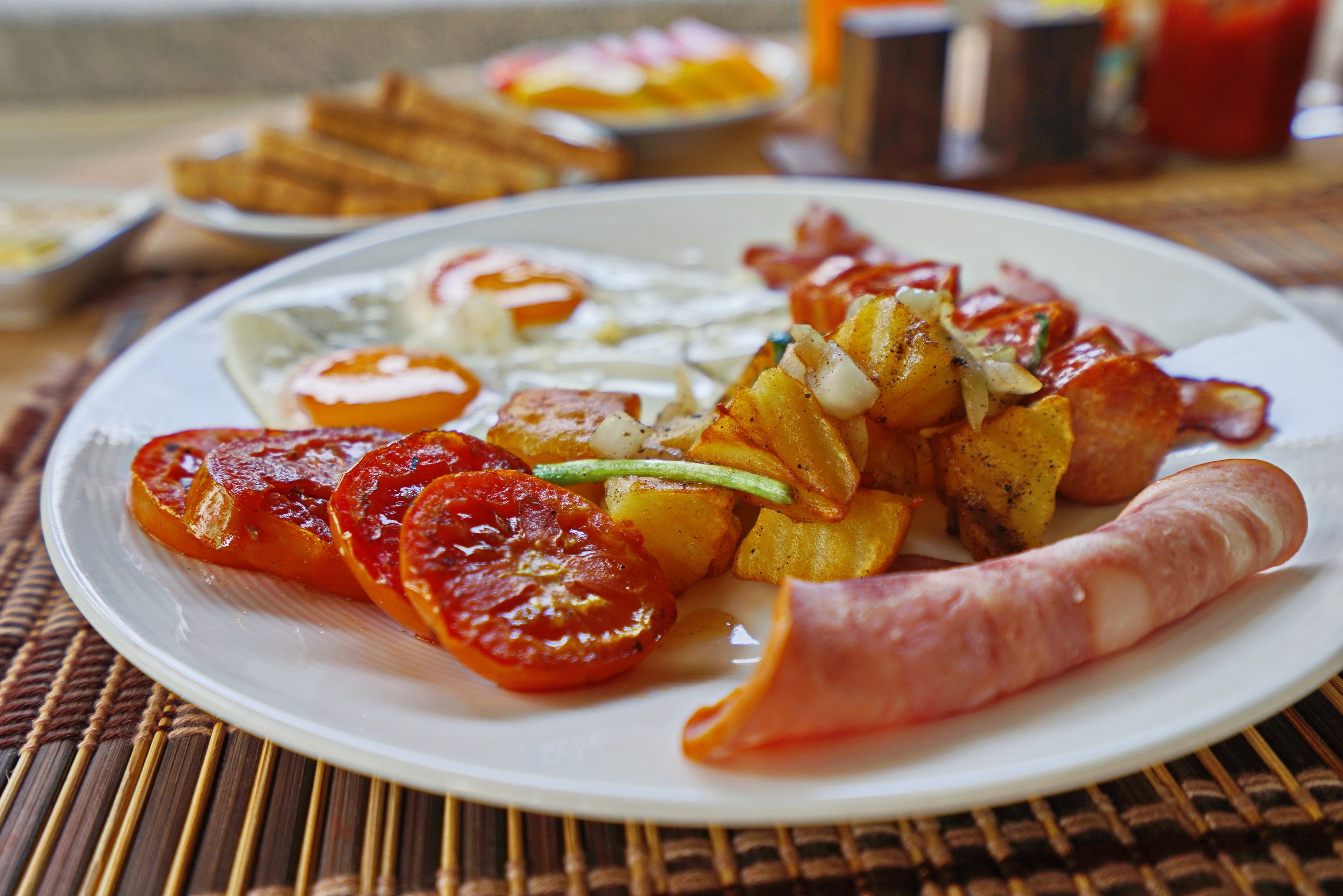 daily english breakfast (thb 430 per person)