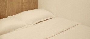 Chambre double (Compact) | Bureau, fer et planche à repasser, accès au Wi-Fi (inclus)