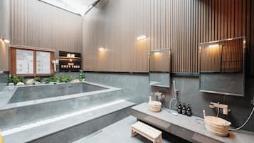 Ryokan (Japanese style room) | Bathroom | Combined shower/tub, free toiletries, hair dryer, bathrobes