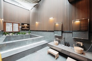 Ryokan (Japanese style room) | Bathroom