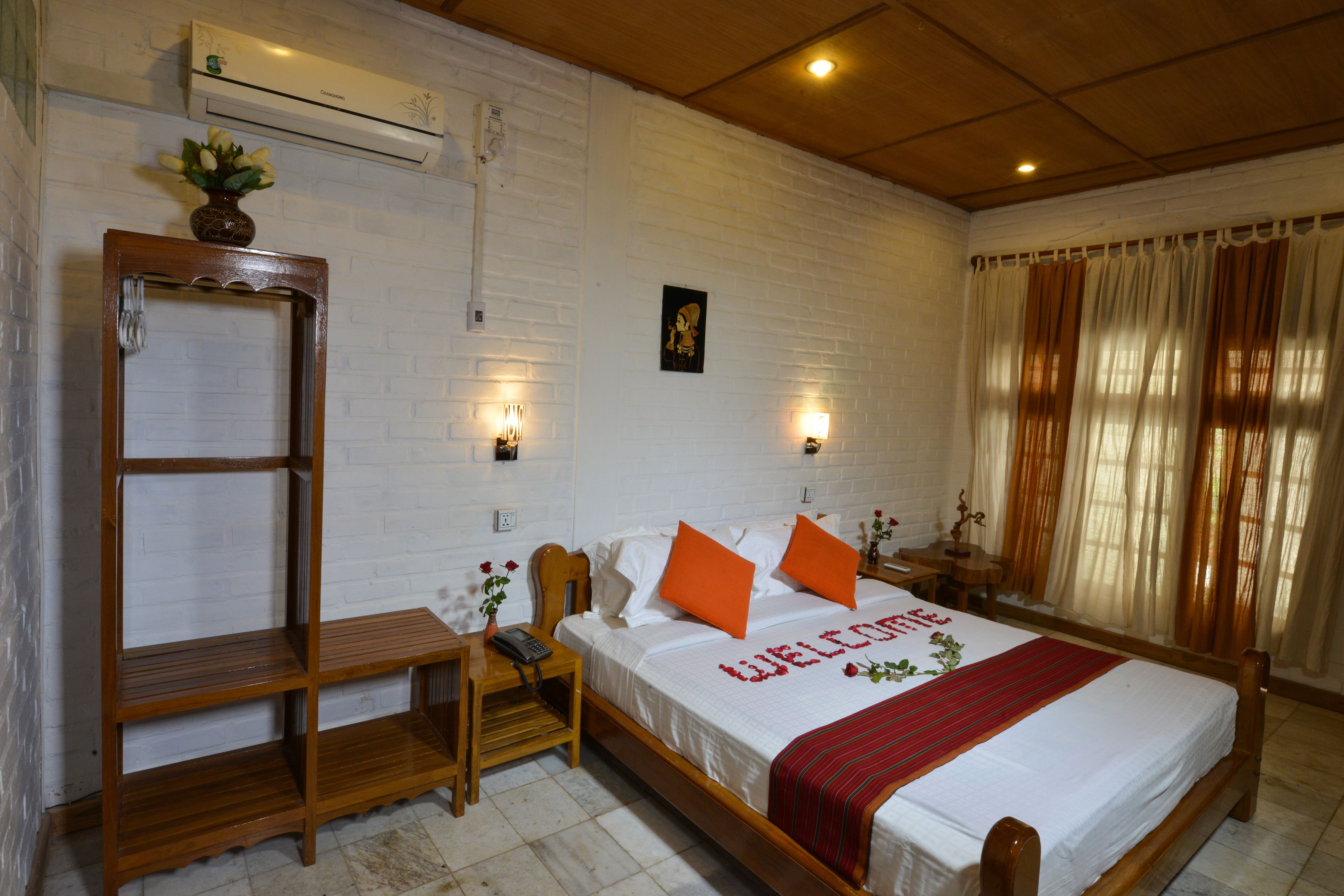 bungalow | 1 bedroom, in-room safe, desk, free wifi