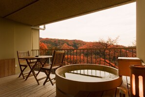 Chambre traditionnelle, fumeur, baignoire à remous (Japanese Style, No Shower) | Balcon