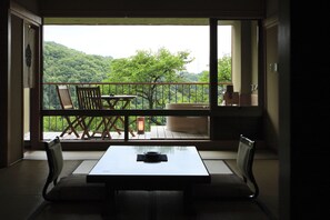 In-room safe, desk, soundproofing, free WiFi - Kakimotoya (Heguri)