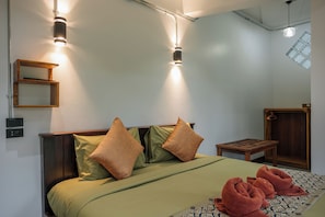 River View | Zimmersafe, Schreibtisch, Zustellbetten