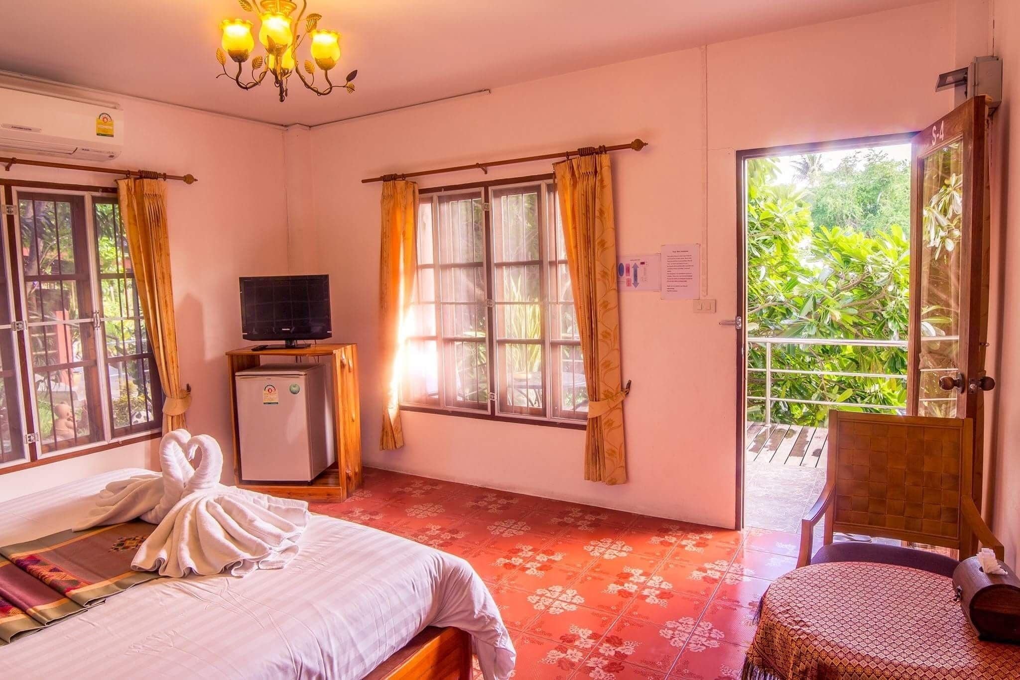 river view | room amenity