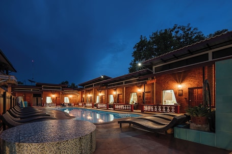 Outdoor pool, sun loungers