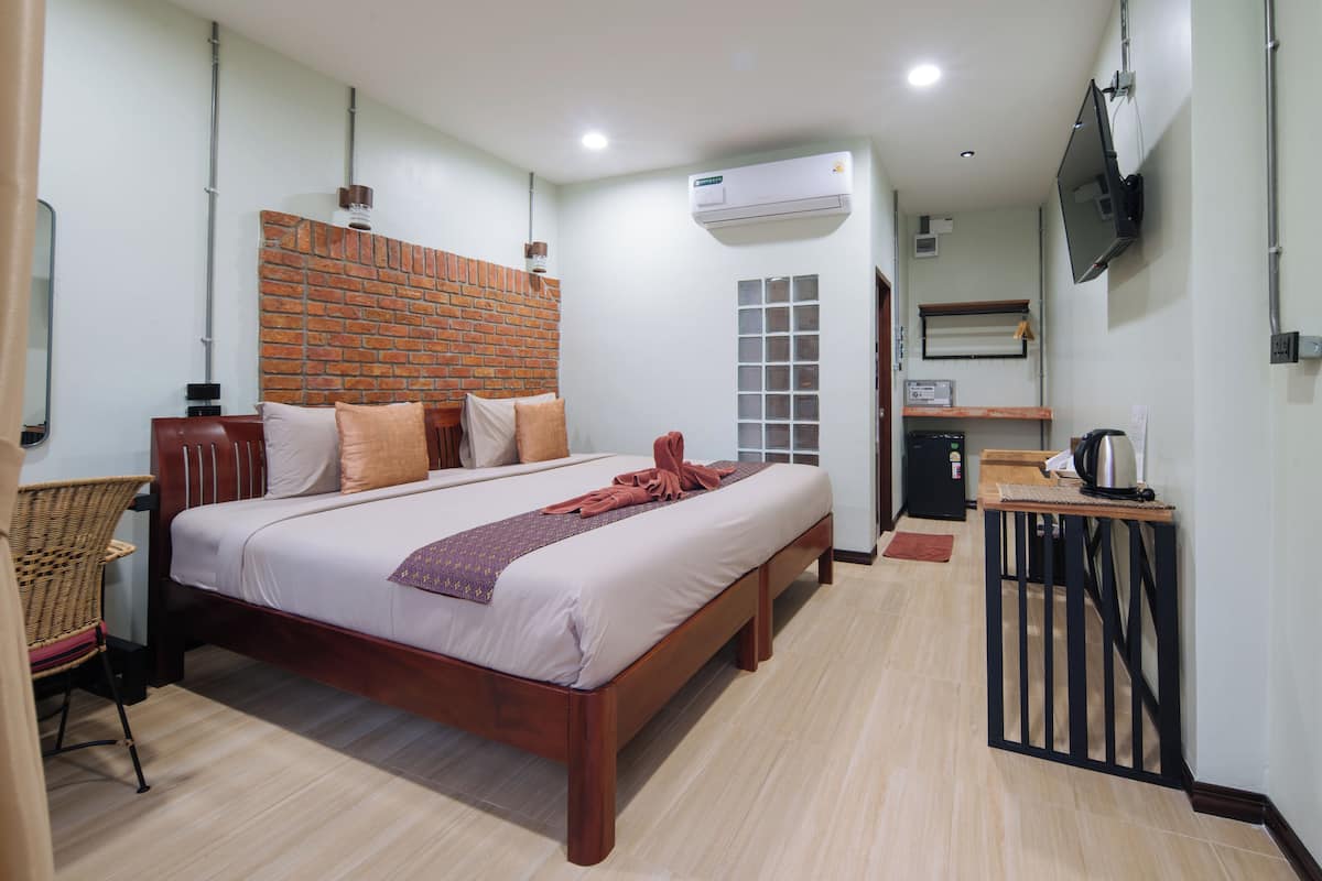 Standard Double or Twin Room, 1 King Bed, Pool View | In-room safe, desk, rollaway beds