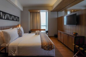 Suite | Minibar, in-room safe, desk, free WiFi