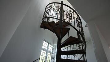 Room (VIP, with Window) | Meja, Wi-fi percuma