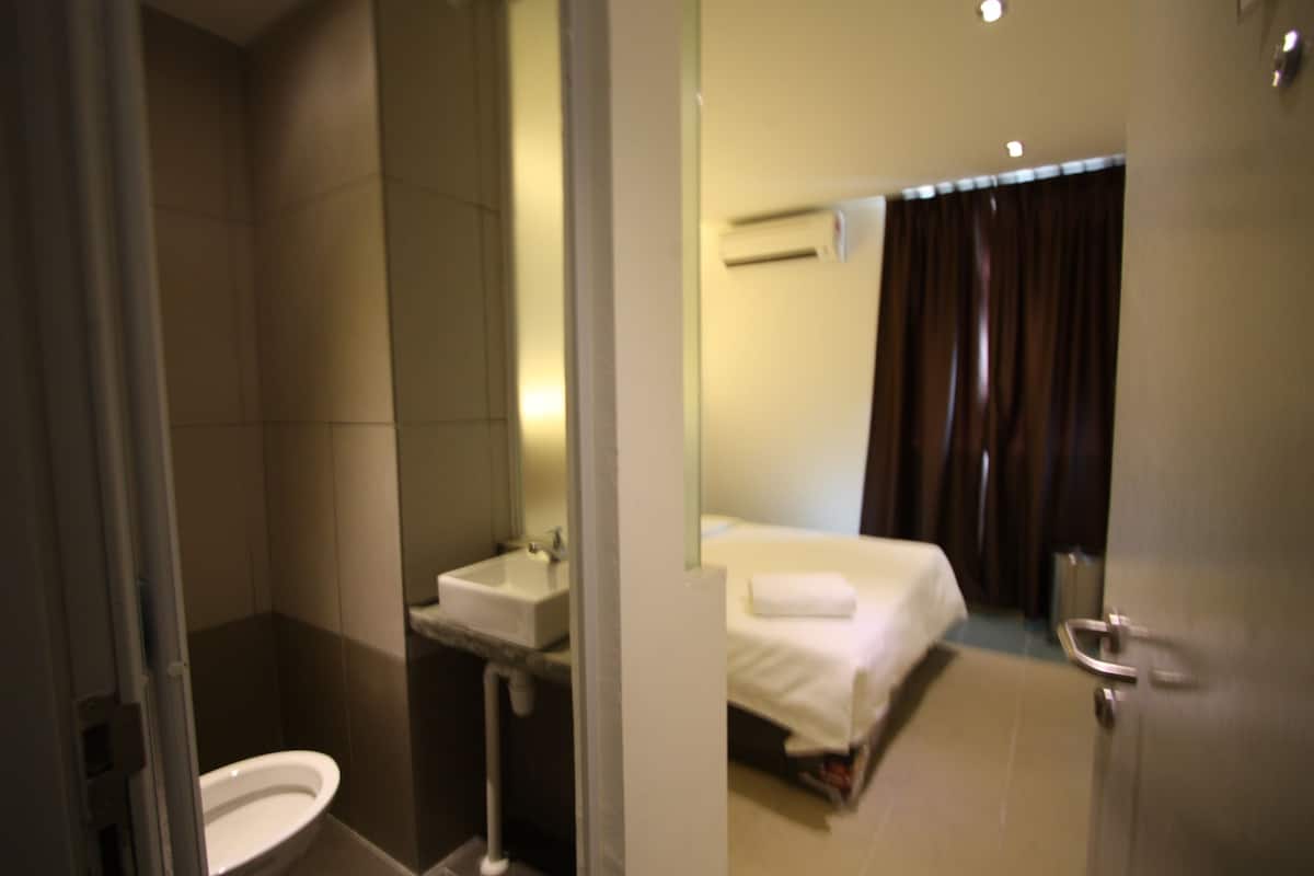 Double Standard Superior, with Window | Desk, free WiFi