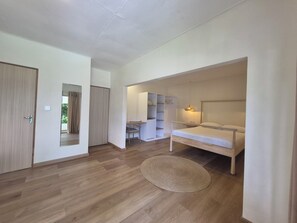 Quarto casal | Cofres nos quartos, ferros/tábuas de passar roupa, Wi-Fi de cortesia