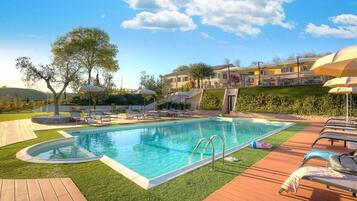 Outdoor pool, open 9:00 AM to 7:30 PM, pool umbrellas, sun loungers
