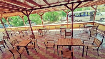 Tempat makan outdoor