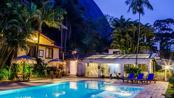 Piscina interna, piscina externa