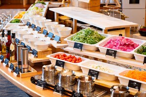 每日供應吃到飽早餐 (每人 JPY2310)