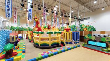 Área de juegos infantiles techada