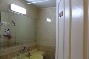 Chambre Familiale | Salle de bain