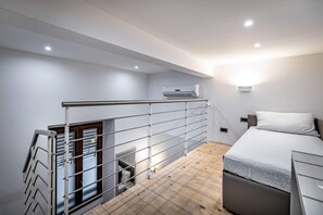Deluxe Suite | Premium bedding, down duvets, minibar, desk - B&B Lorenzo de' Medici (Florence)