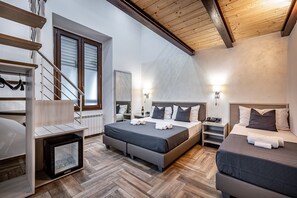 Deluxe Suite | Premium bedding, down duvets, minibar, desk - B&B Lorenzo de' Medici (Florence)