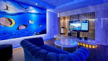 Habitación doble exclusiva, 1 cama King size, hidromasaje, mezzanine | Ropa de cama de alta calidad, edredón, wifi gratis y ropa de cama