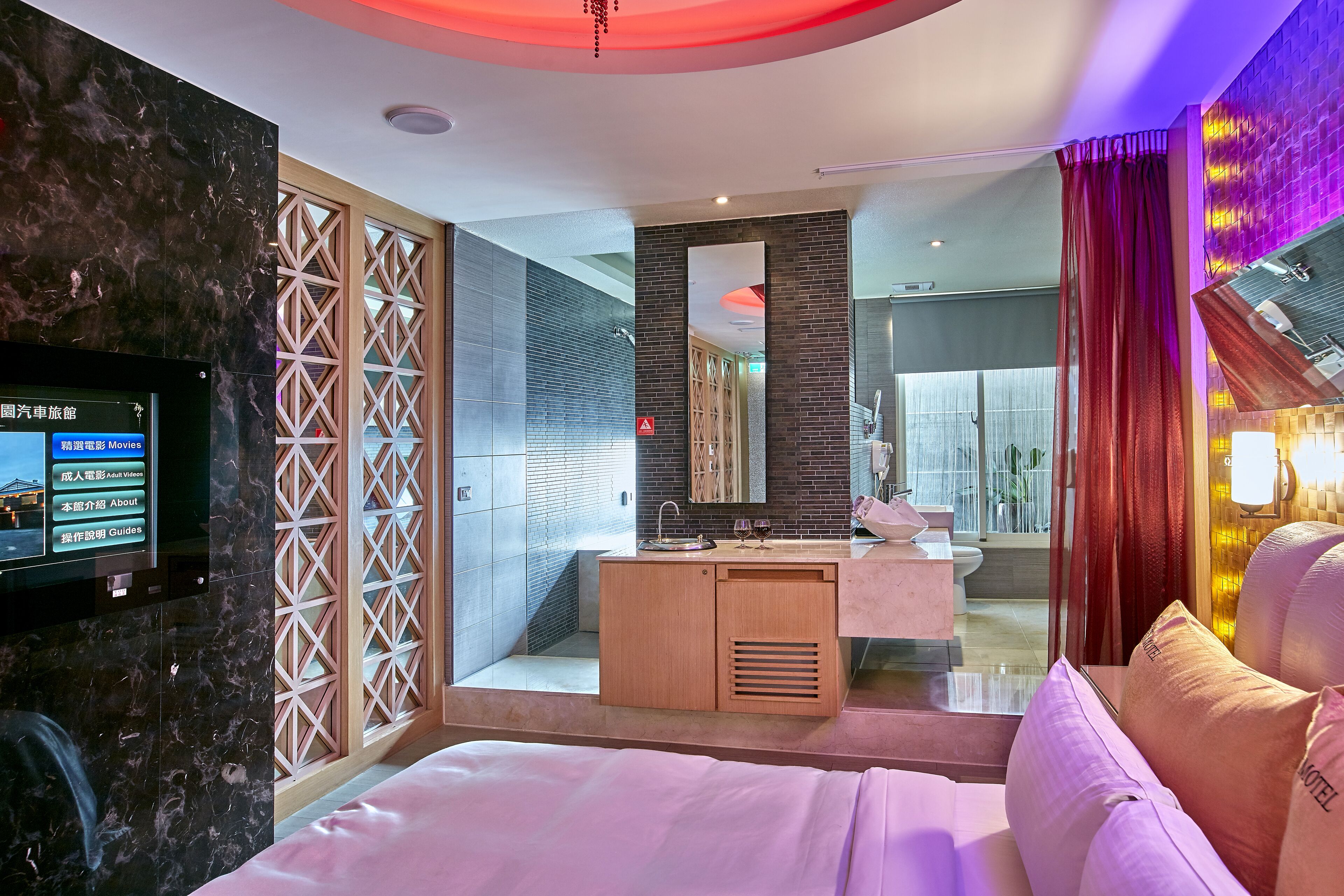 deluxe double room | private spa tub