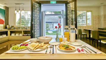 Gratis frukost med självservering varje dag