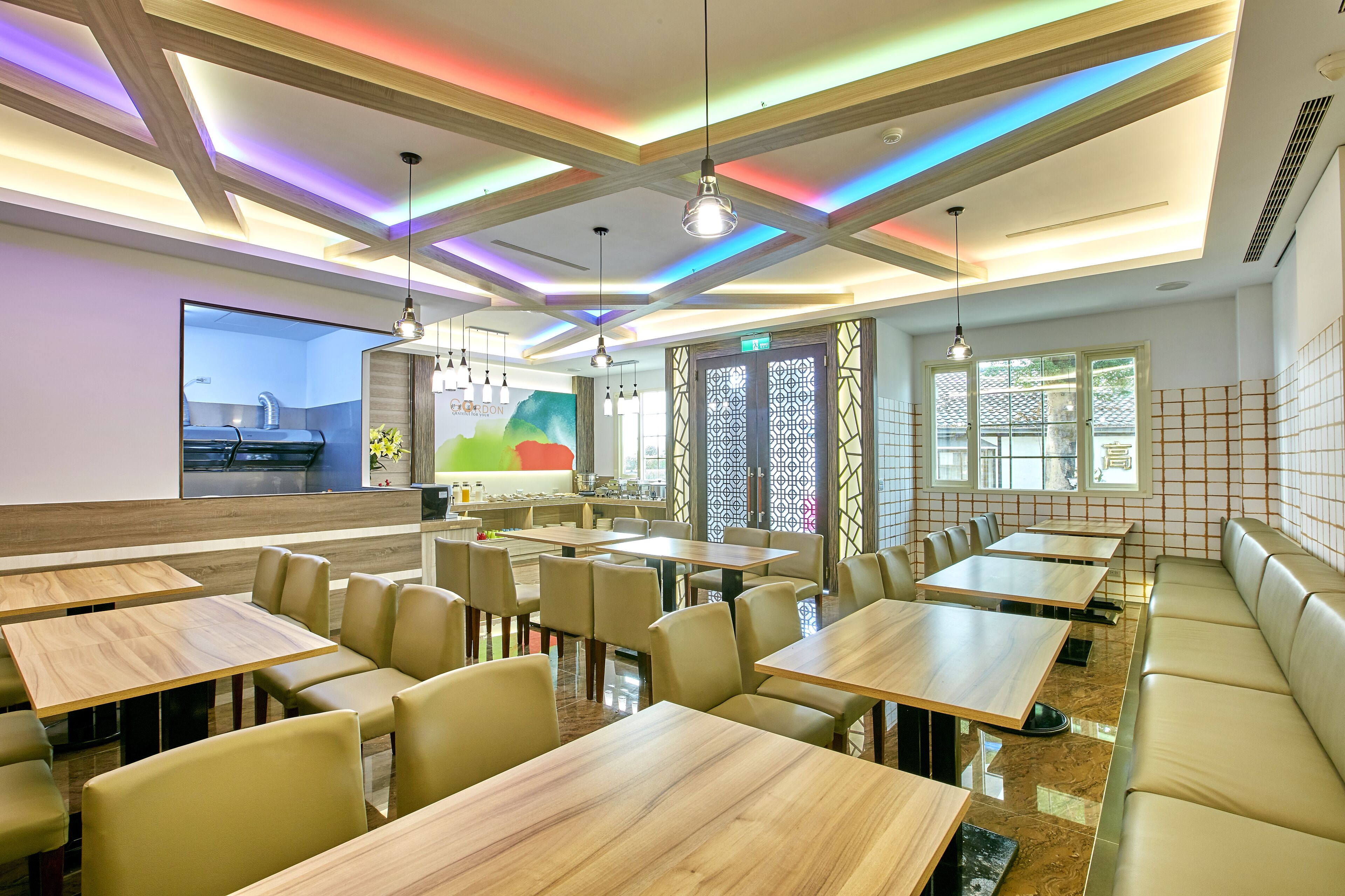 free daily self-service breakfast