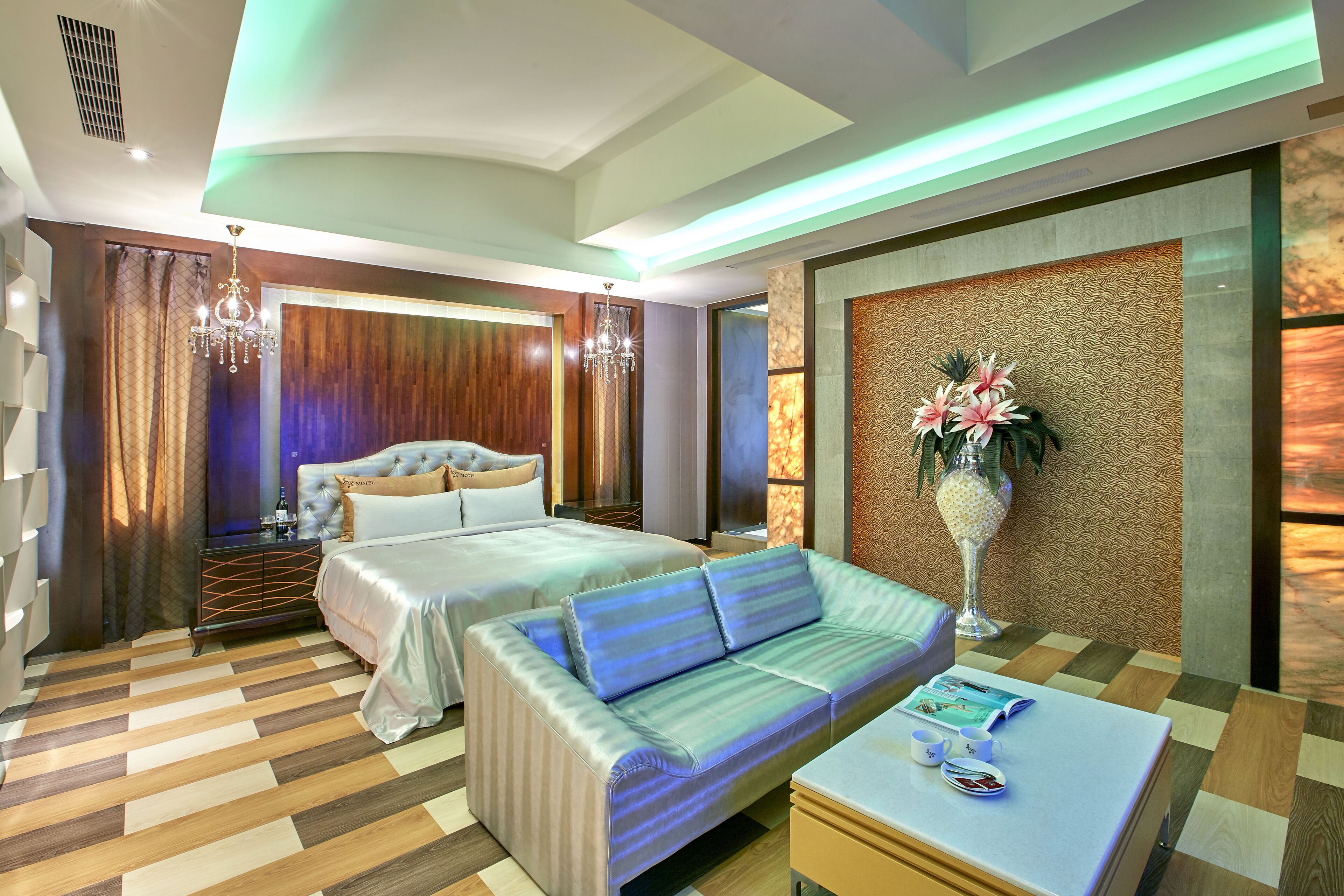 exclusive double room, 1 king bed, jetted tub, mezzanine | 1 bedroom, premium bedding, down duvets, free wifi