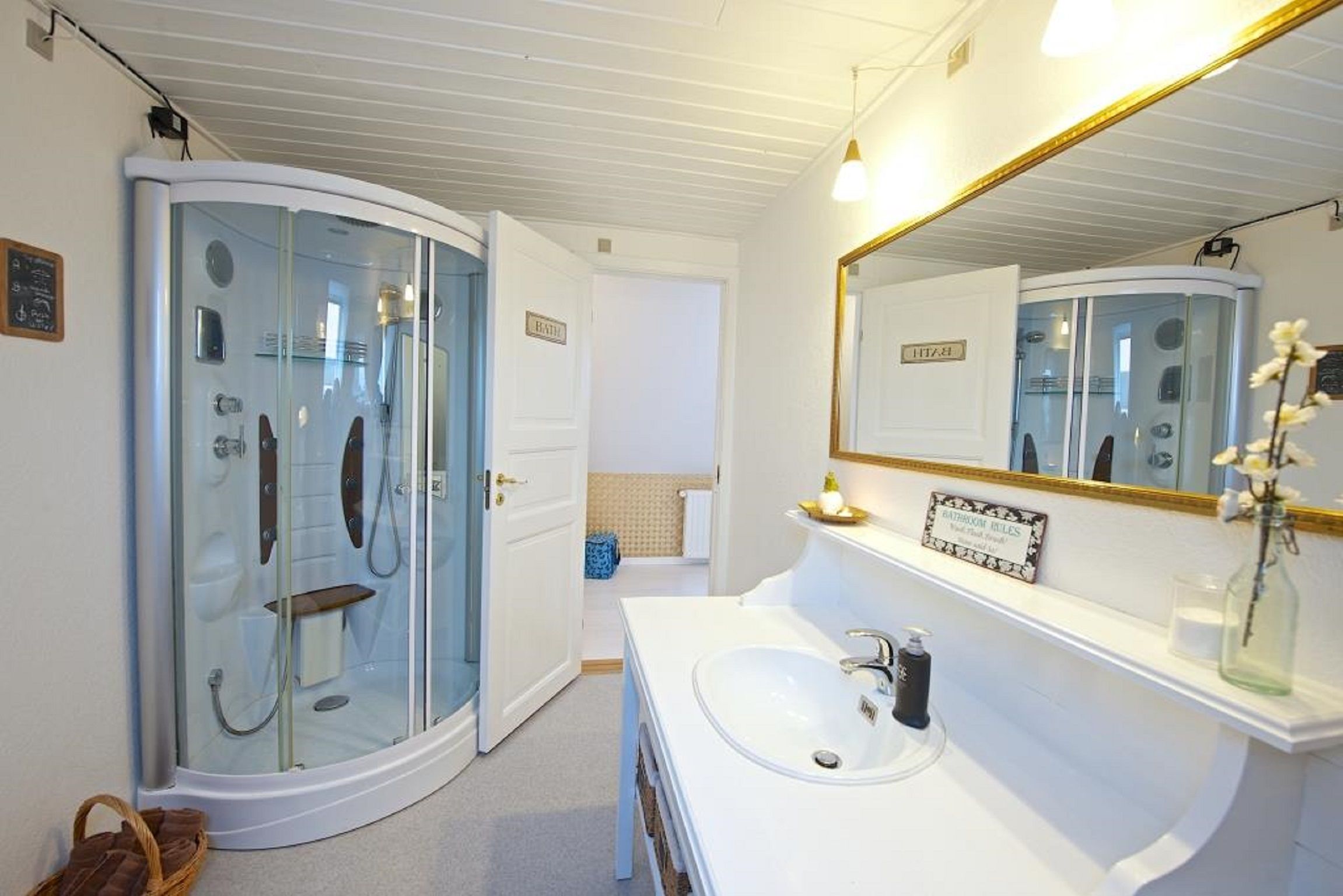 Signature Double or Twin Room, Shared Bathroom | Bathroom