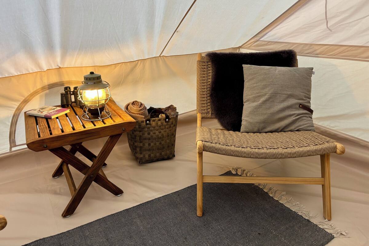Luksustelt, 1 kingsize-seng | Minibar, strykejern/-brett, wi-fi (inkludert) og individuelt dekorert