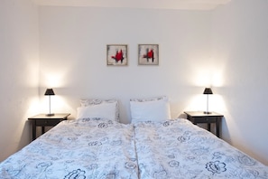 Apartamento família, 2 quartos, terraço, vista para o jardim | Frigobar, individualmente decorados, individualmente mobiliados