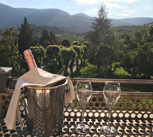 Logis Hôtel Restaurant Le Castel Fleuri