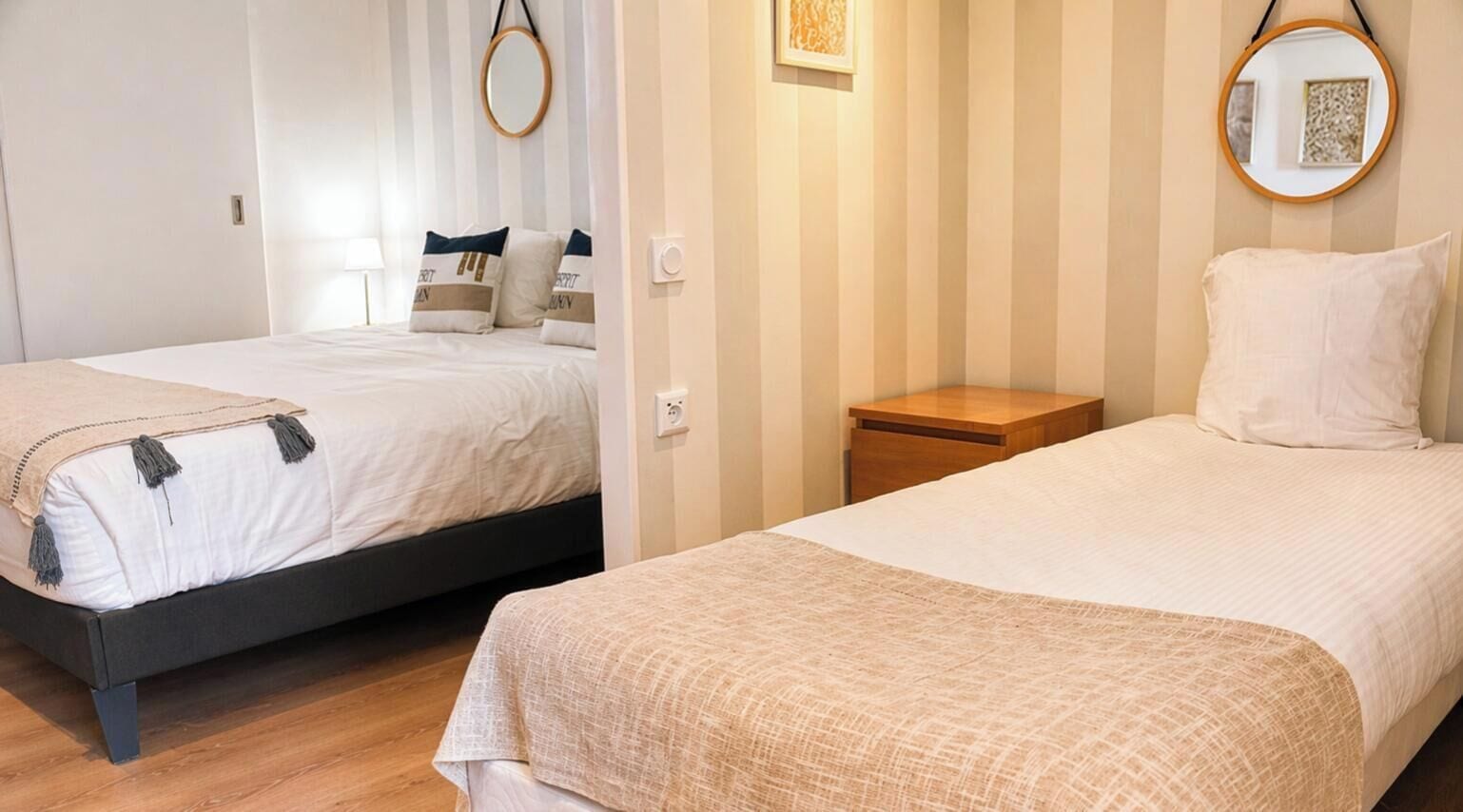 Zimmersafe, Schreibtisch, schallisolierte Zimmer, kostenloses WLAN