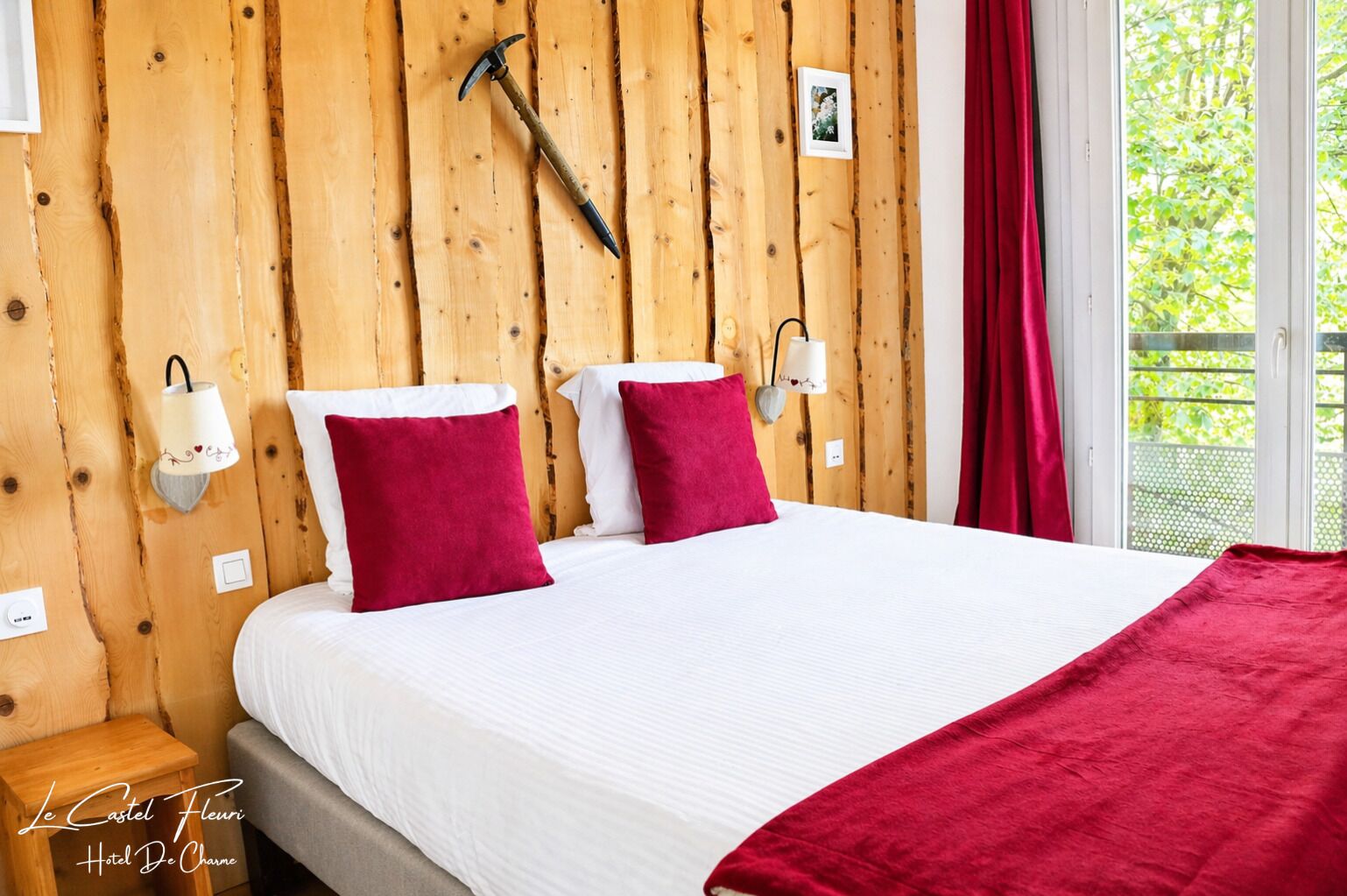 Chambre supérieure double | Coffre-fort, bureau, système d’insonorisation, accès au Wi-Fi (inclus)