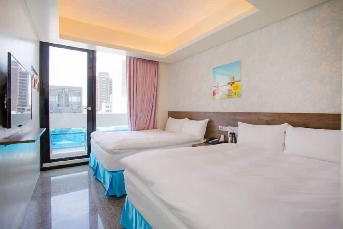 Ropa de cama de alta calidad, cortinas blackout y insonorización