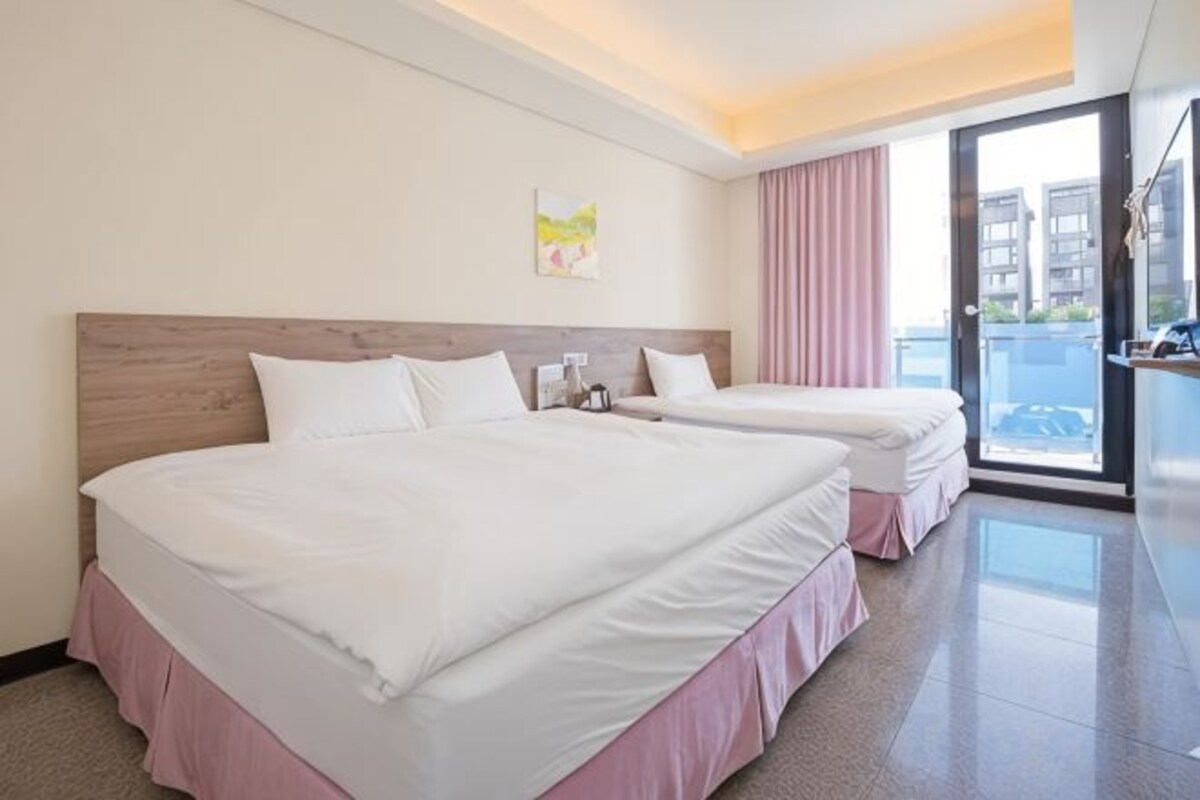 Premium bedding, blackout drapes, soundproofing, WiFi (free)
