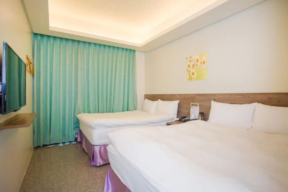 Ropa de cama de alta calidad, cortinas blackout y insonorización