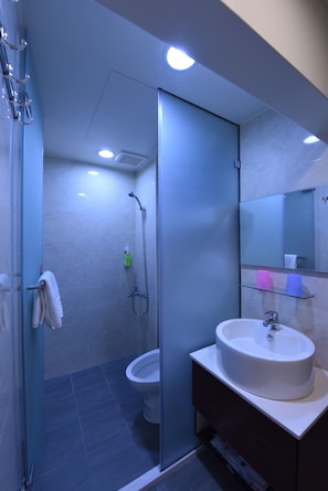 Shower, free toiletries, hair dryer, slippers