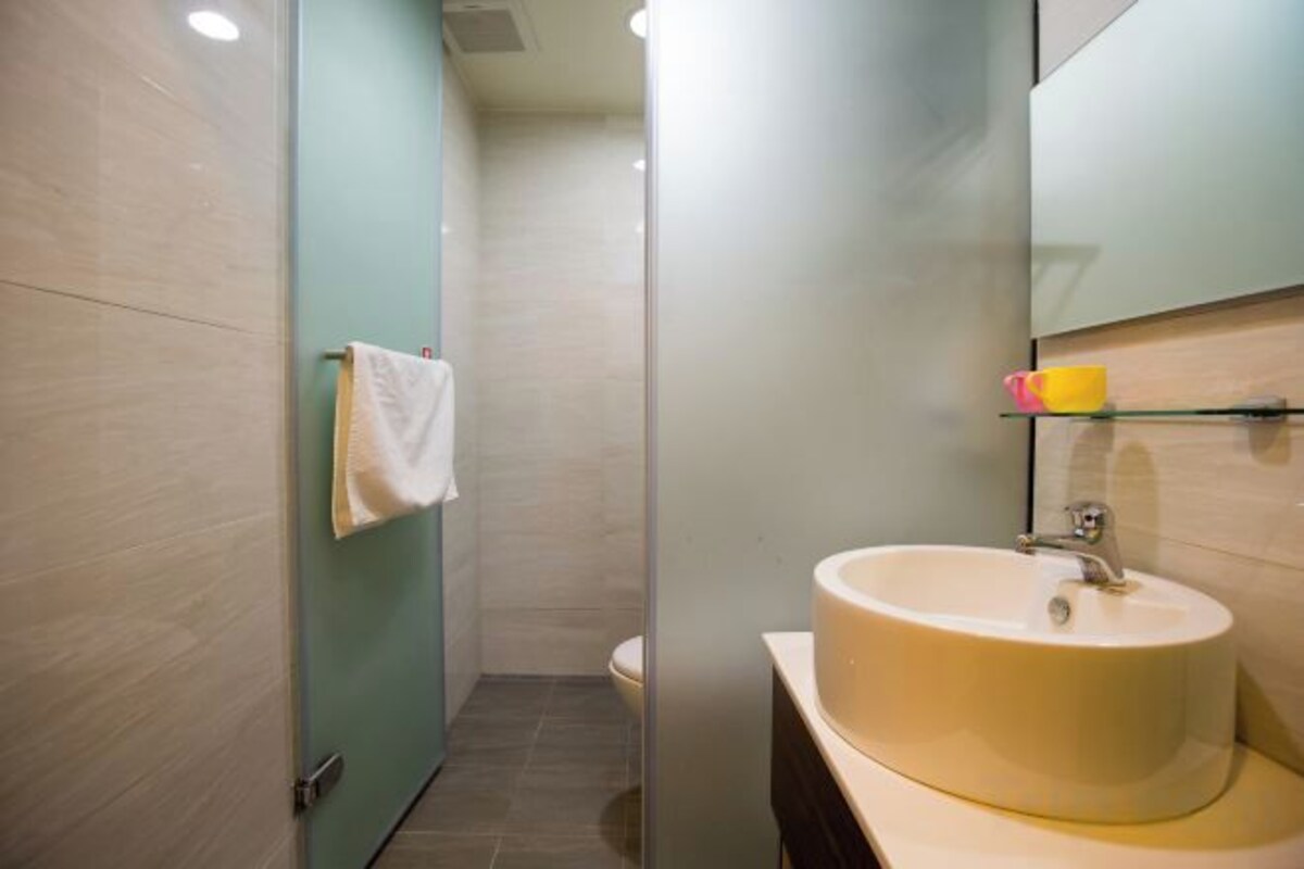Shower, free toiletries, hair dryer, slippers