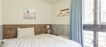 Hotel 99
