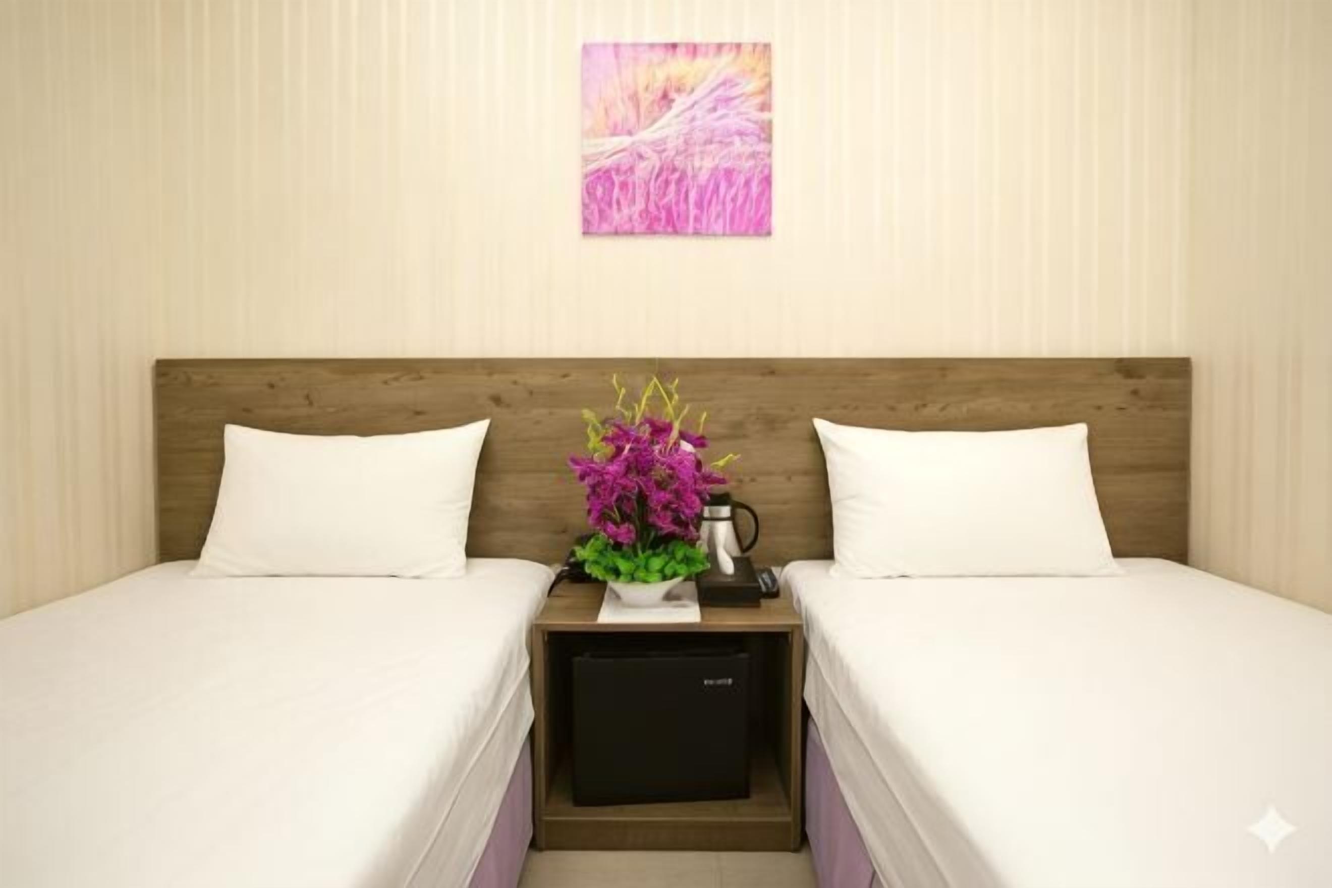 Ropa de cama de alta calidad, cortinas opacas, sistema de insonorización