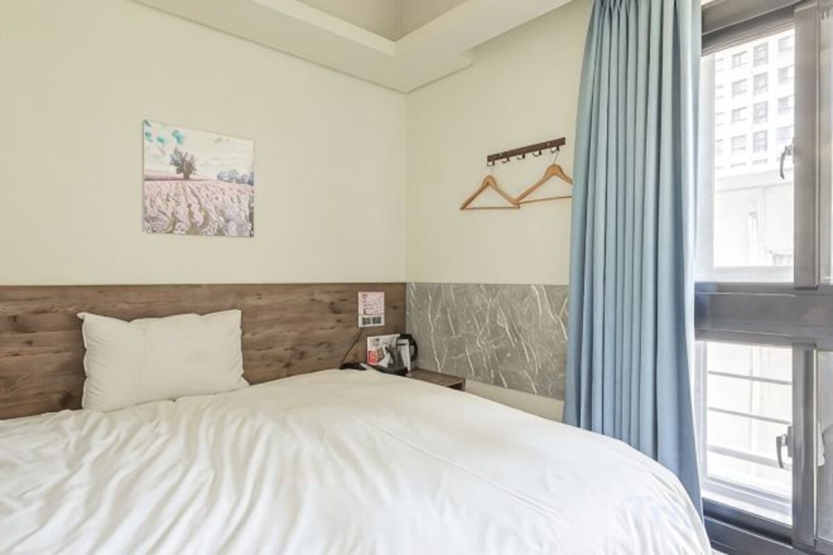 Budget Single Room