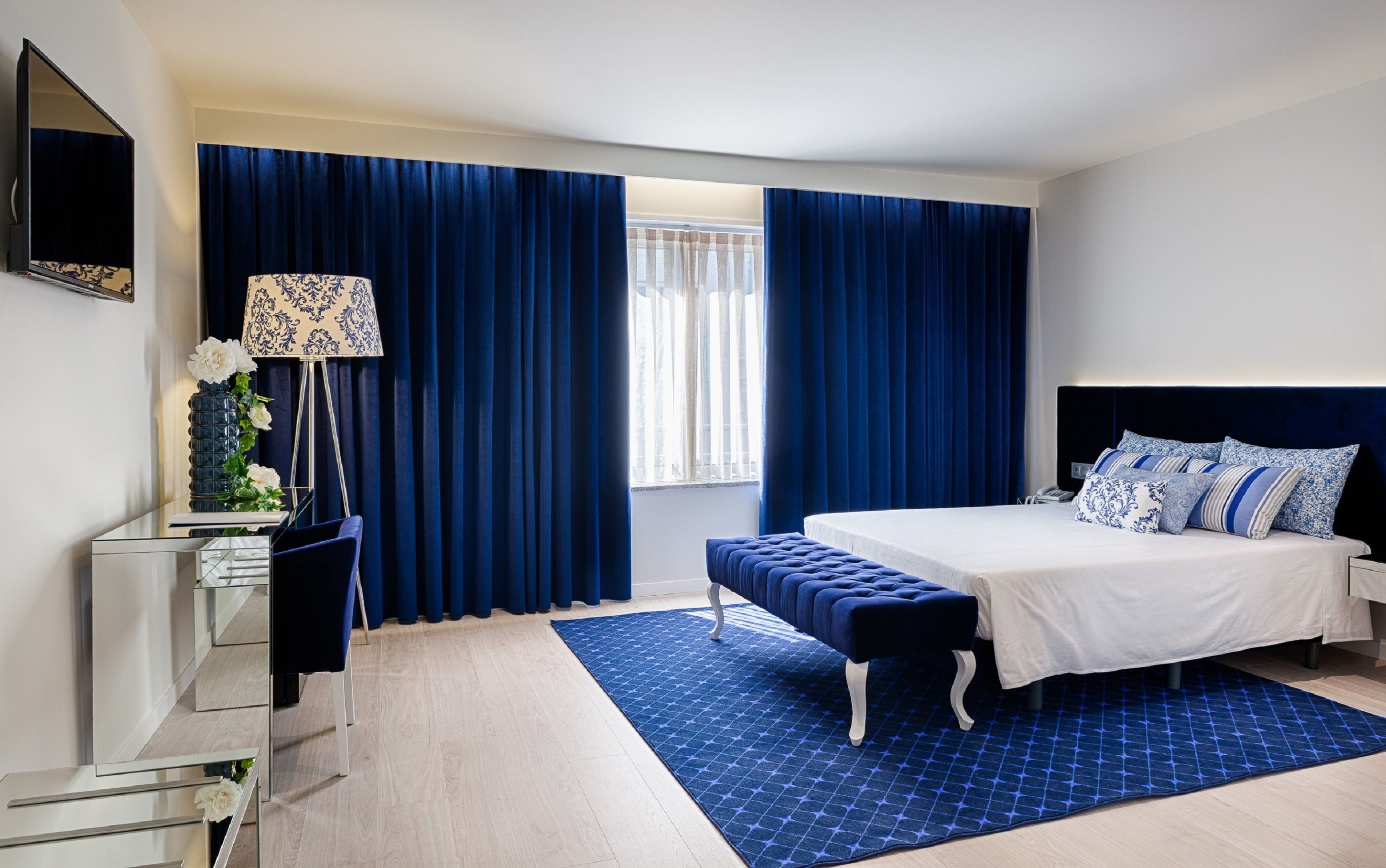 standard double room | in-room safe, desk, laptop workspace, blackout curtains