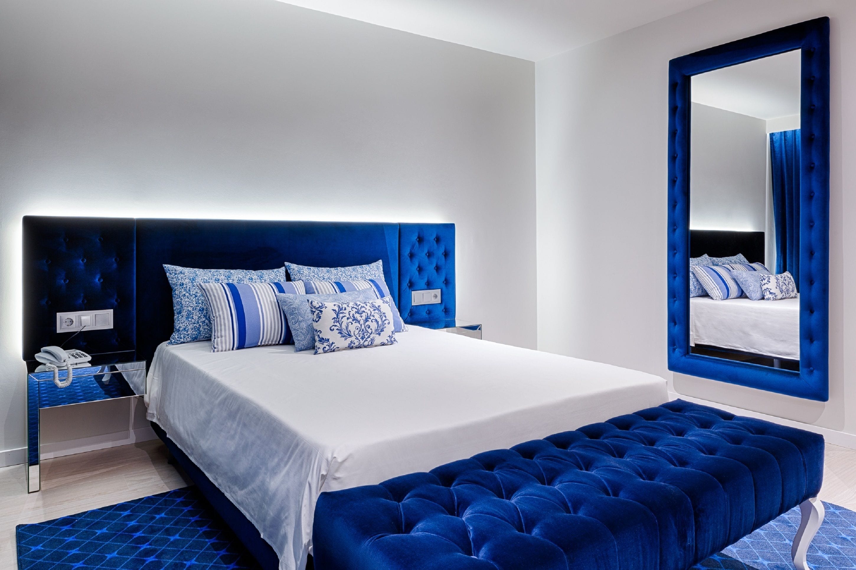 standard double room | in-room safe, desk, laptop workspace, blackout curtains