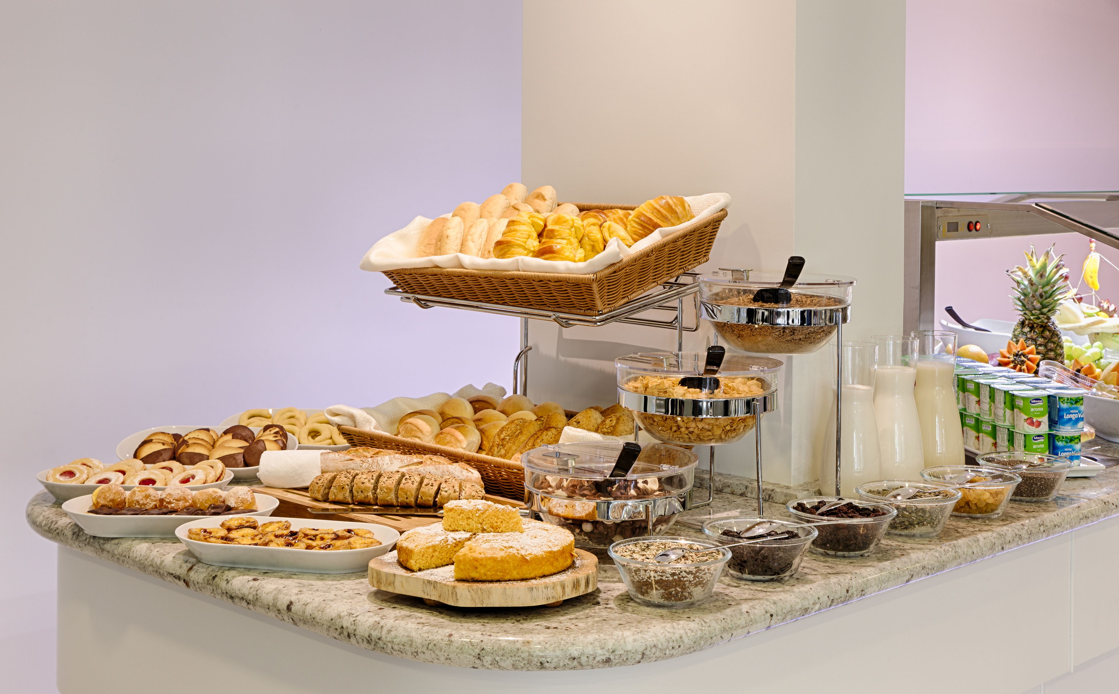 daily buffet breakfast for a fee