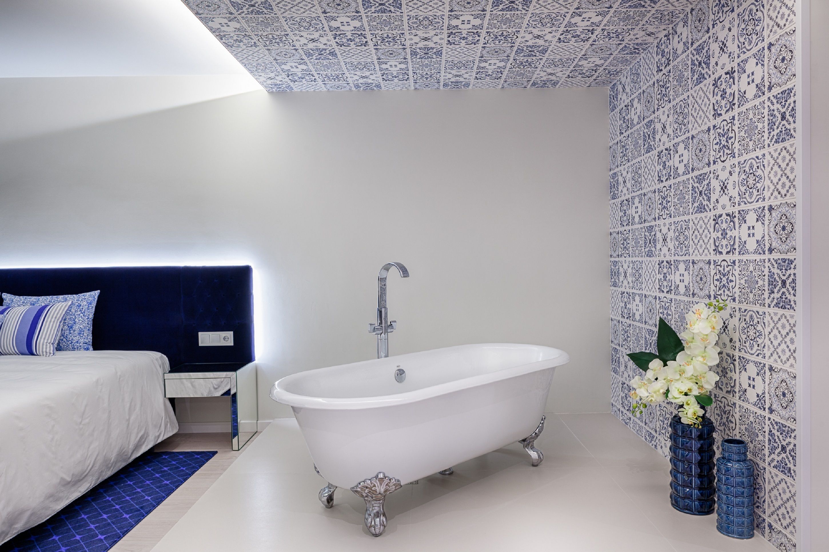 deluxe double room | deep-soaking bathtub