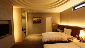 Standard Double Room, 2 Twin Beds (No Window) | Desk, blackout drapes, soundproofing, free WiFi