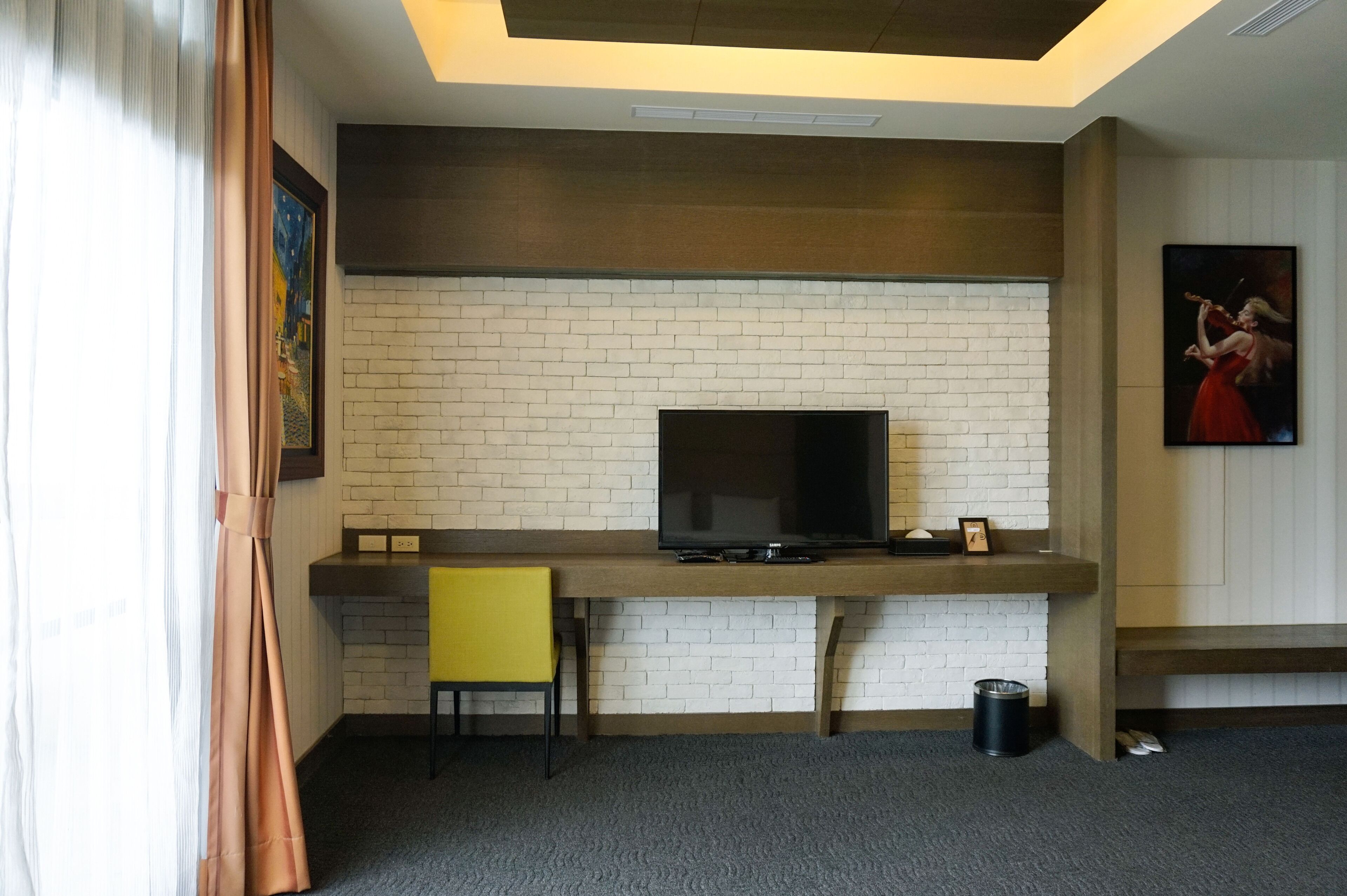 basic double room, balcony | desk, blackout curtains, soundproofing, free wifi