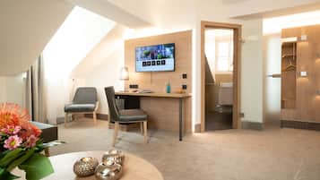 Habitación doble Confort | Ropa de cama de alta calidad, edredón, camas con pillow-top y minibar